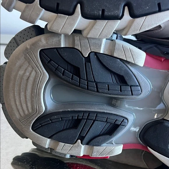 Balenciaga Men's Black and White Sneakers - Picture 7 of 9